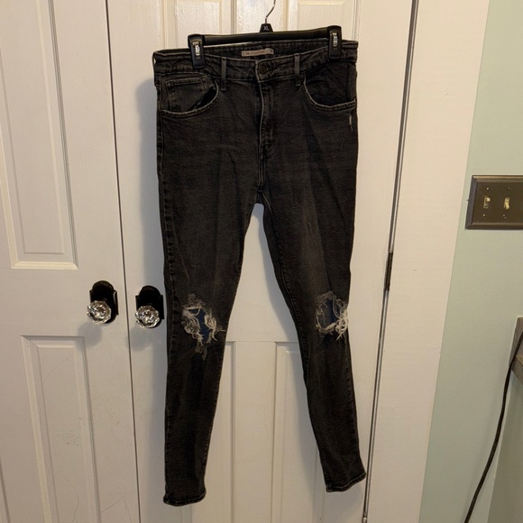 Levi's Black Skinny Jeans for Women - Picture 2 of 6